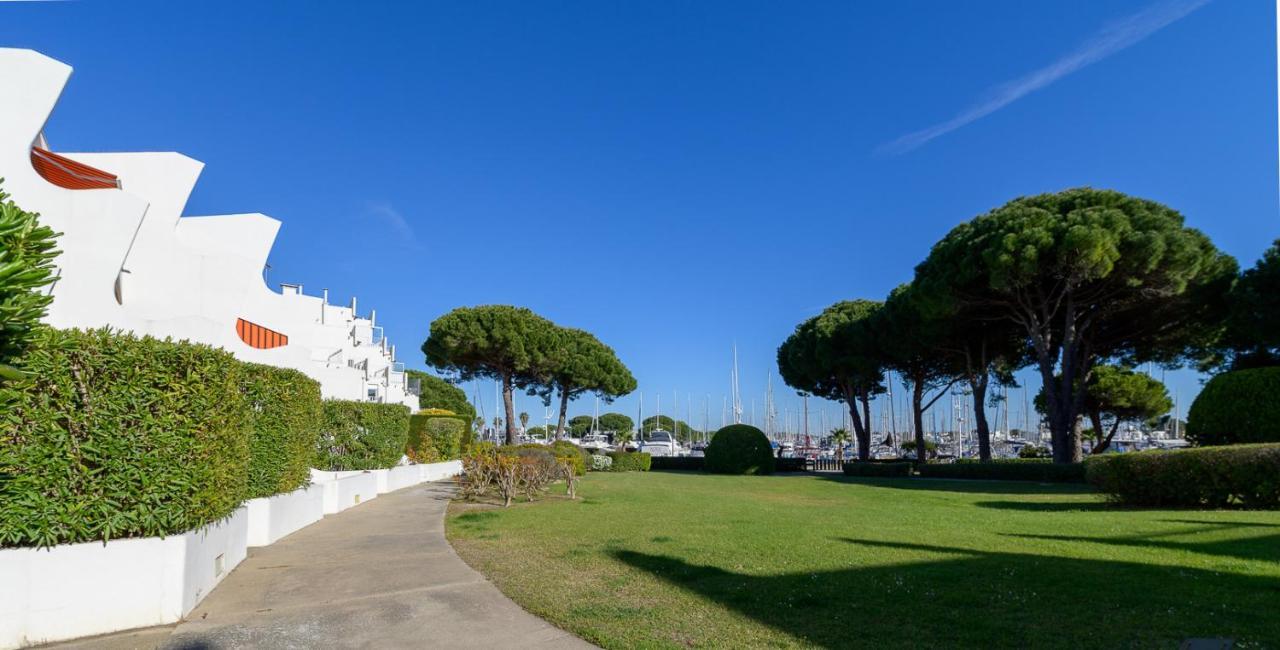 Appartement Donnant Sur Le Port De Plaisance De Port Camargue Et A Proximite Des Plages Le Grau-du-Roi Exterior photo